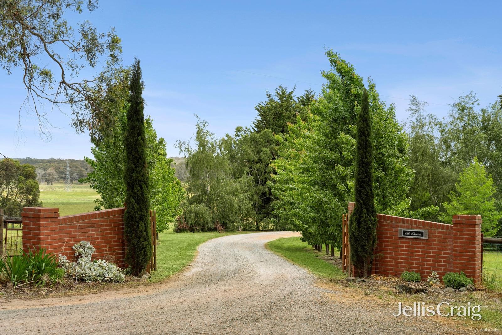 130 Stonier Road, Napoleons image 2