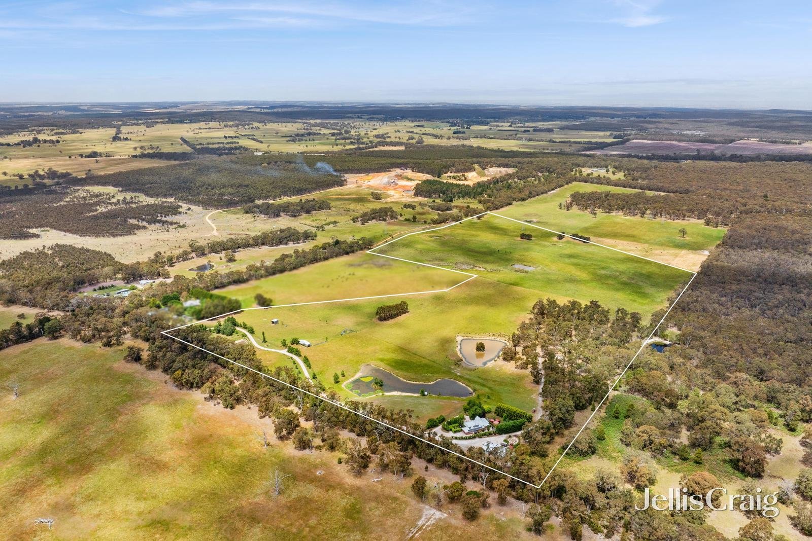 130 Stonier Road, Napoleons image 3