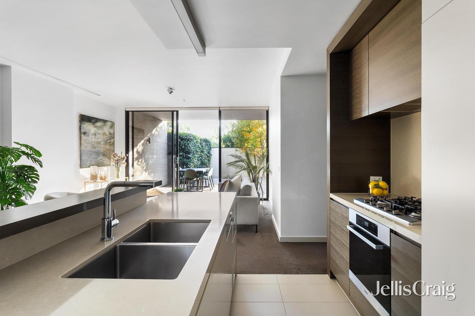 1/30 Warleigh Grove, Brighton image 4