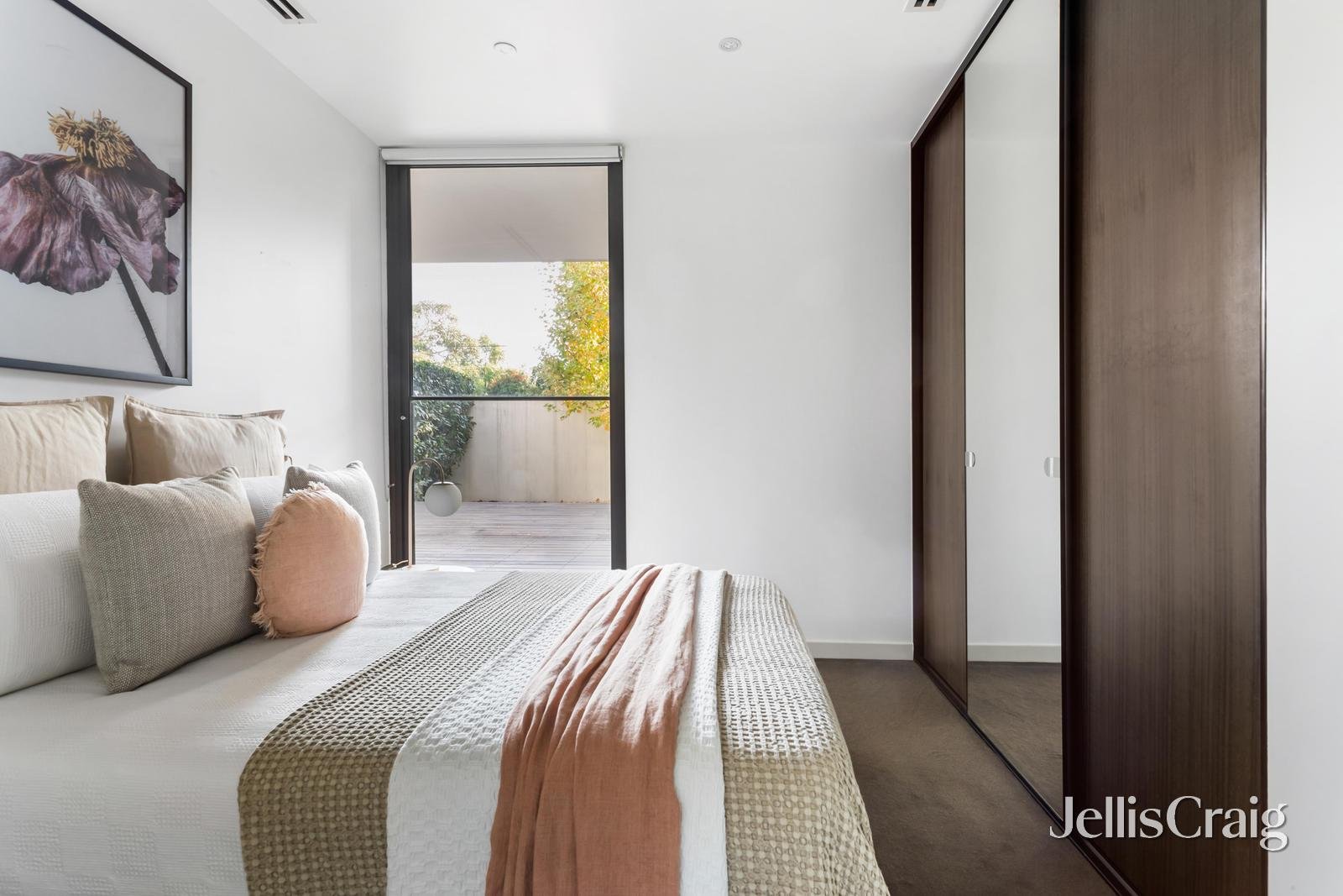 1/30 Warleigh Grove, Brighton image 5