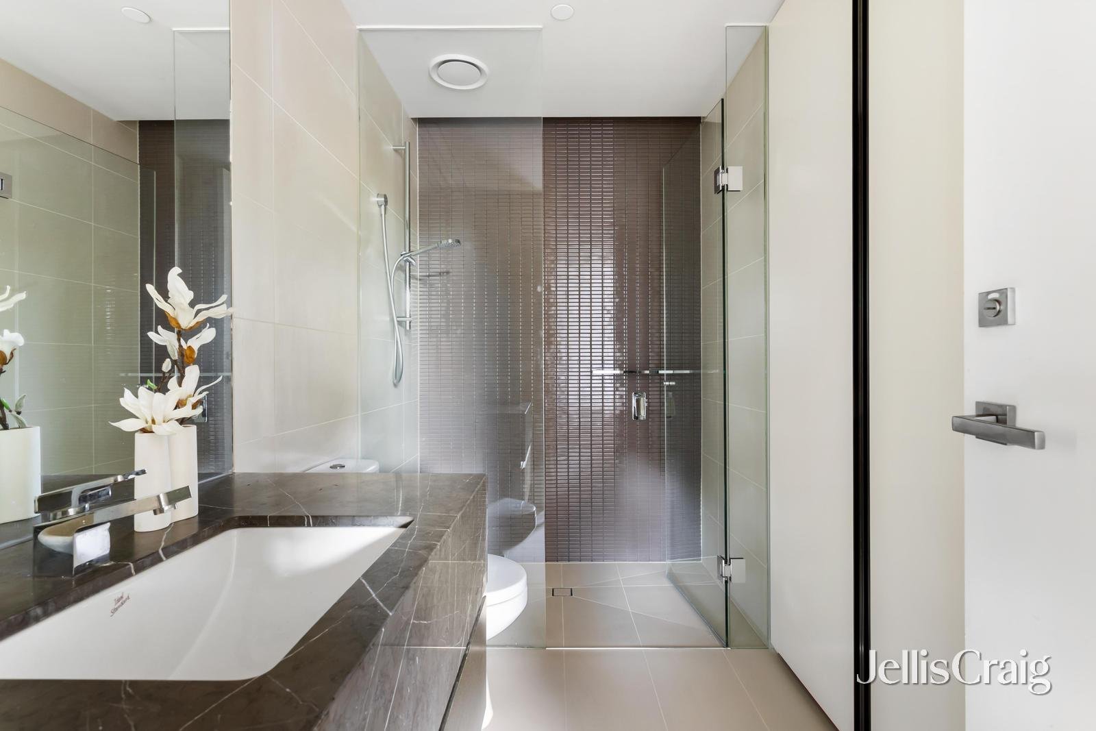 1/30 Warleigh Grove, Brighton image 7