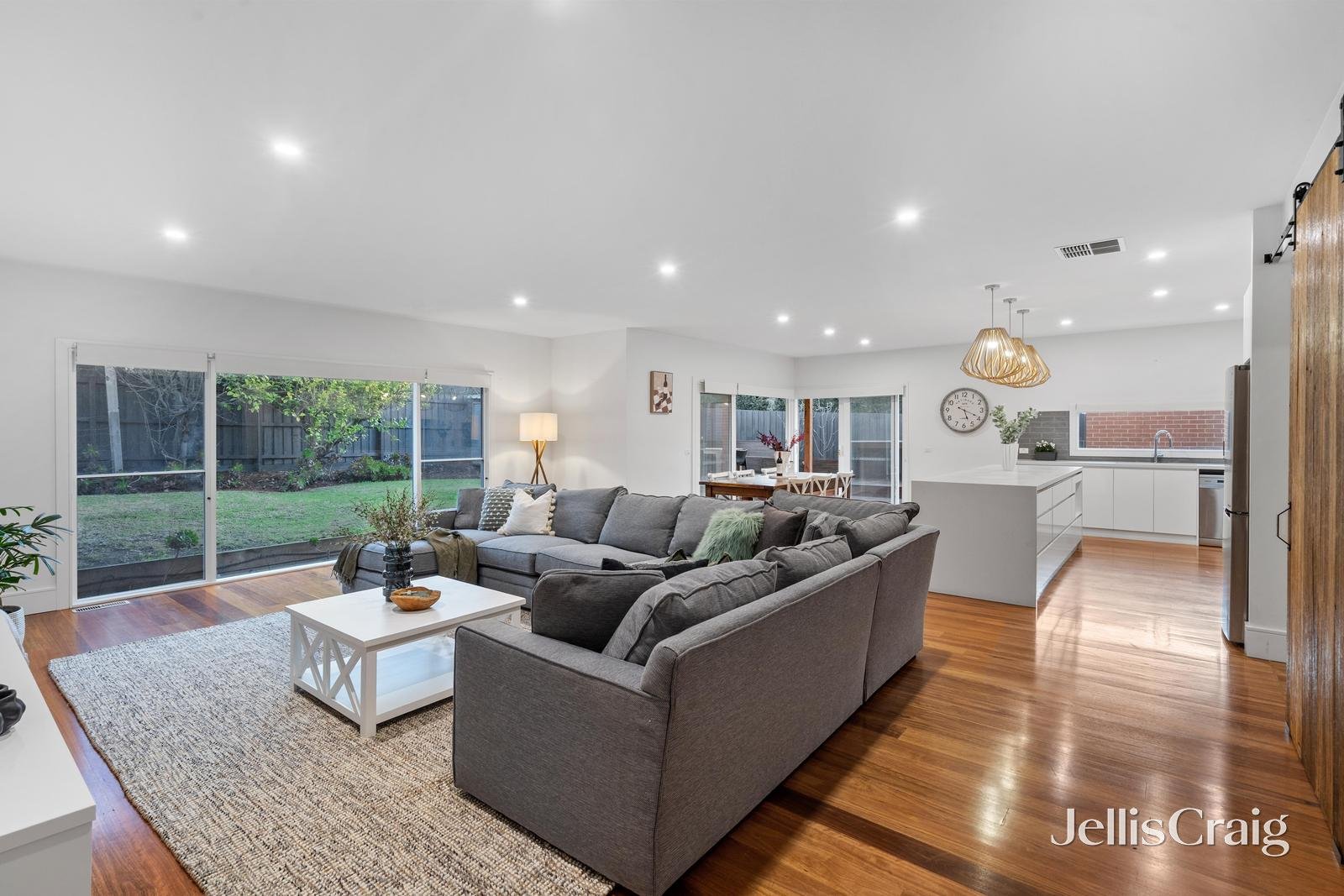 130 Woodhouse Grove, Box Hill North image 3