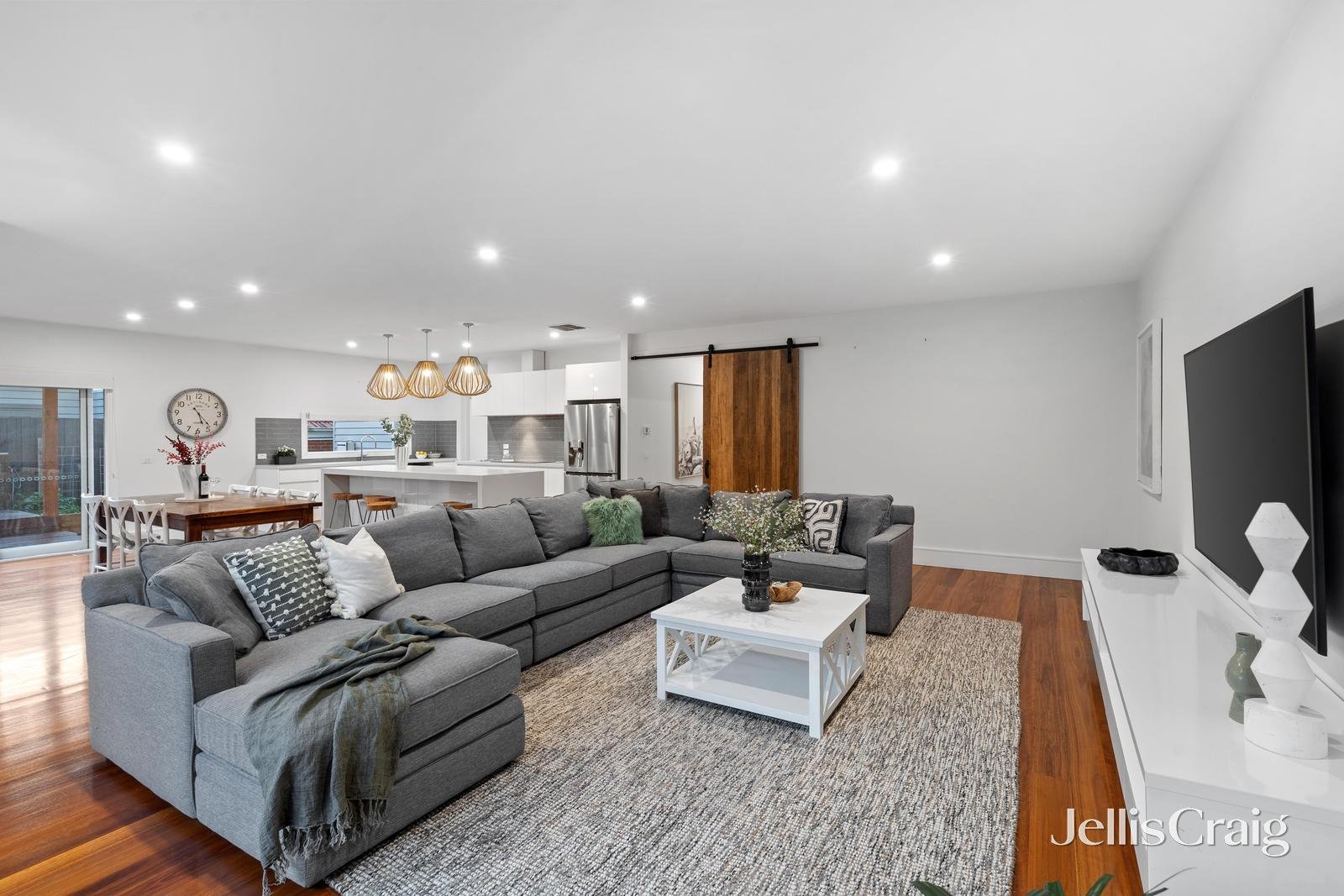 130 Woodhouse Grove, Box Hill North image 4
