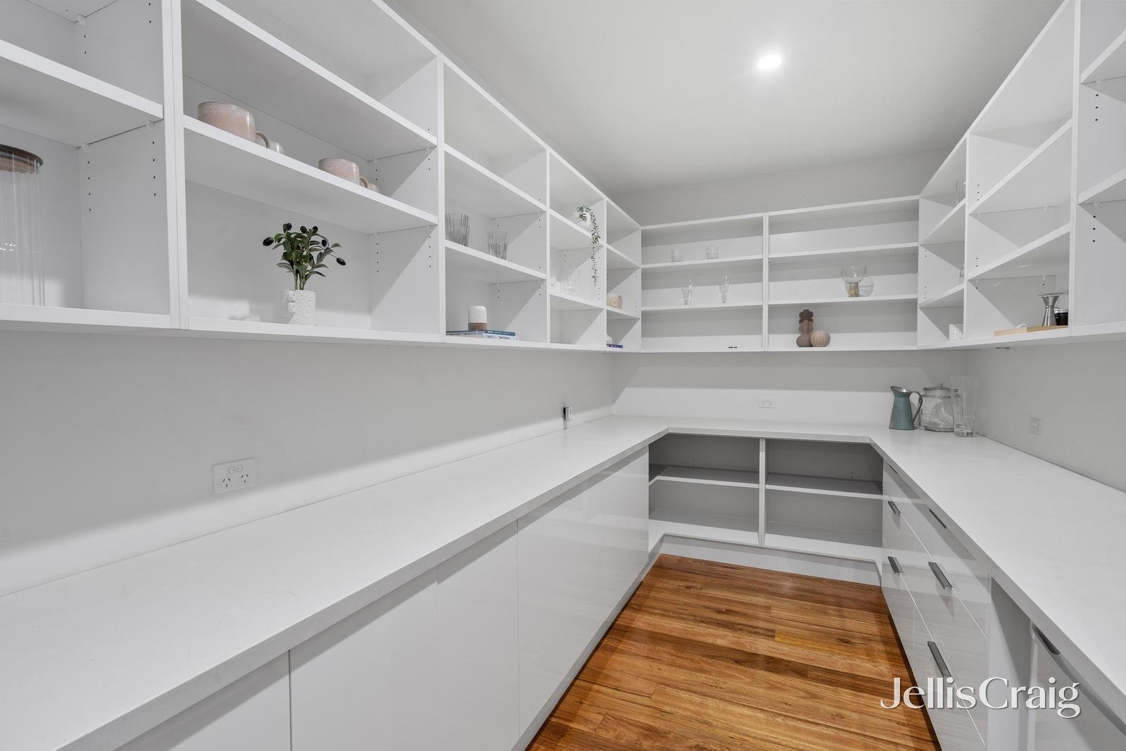 130 Woodhouse Grove, Box Hill North image 7