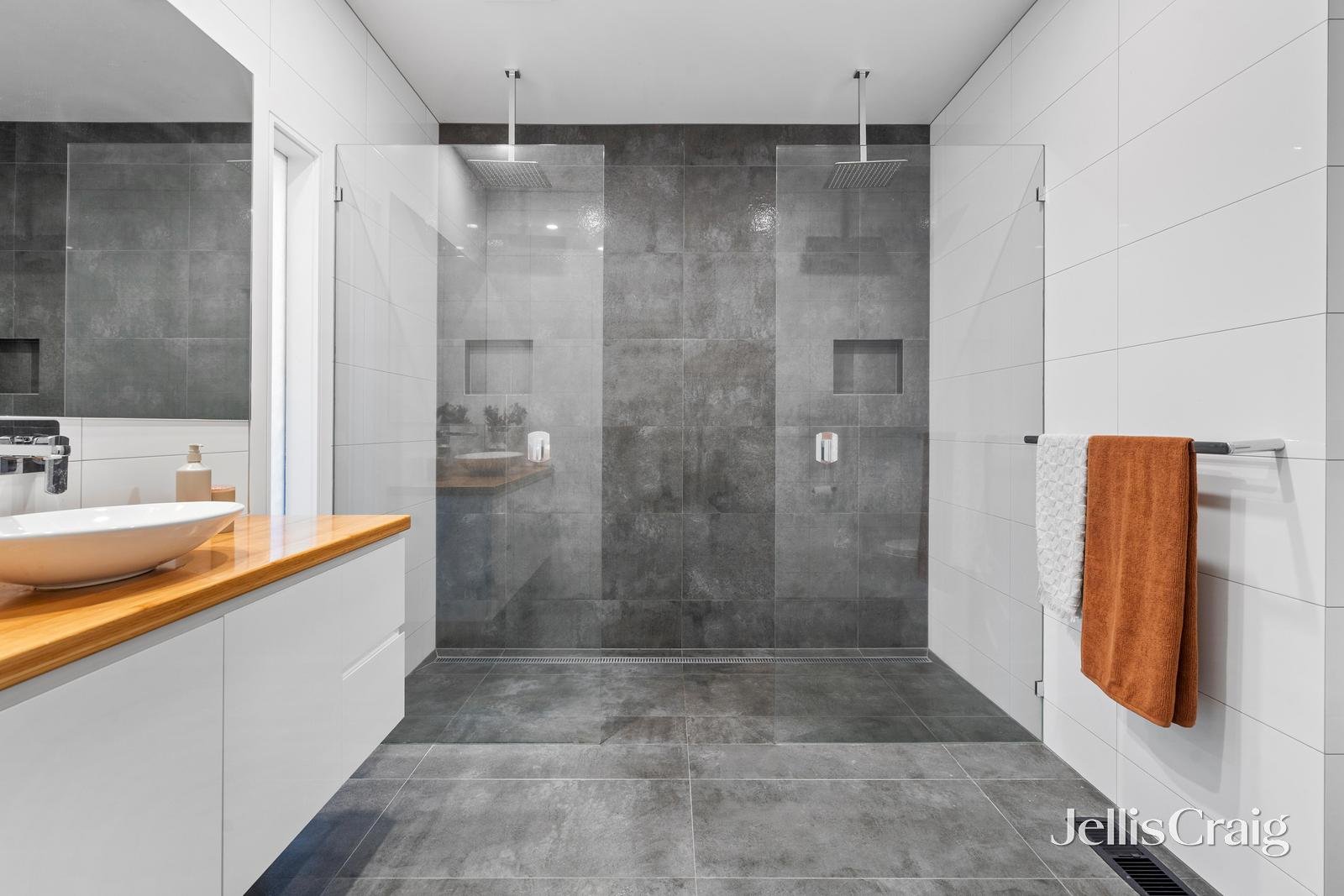 130 Woodhouse Grove, Box Hill North image 12