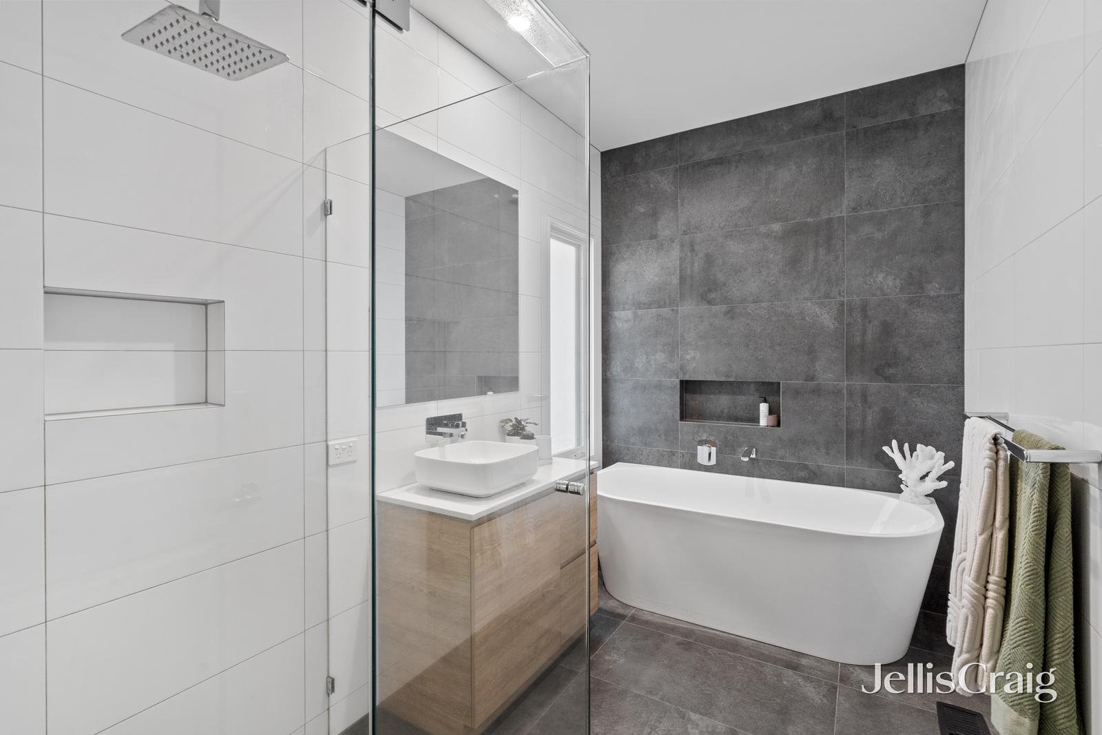 130 Woodhouse Grove, Box Hill North image 14
