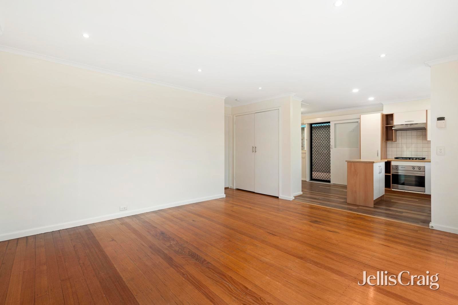 1/300-308 Mt Dandenong Road, Croydon image 3