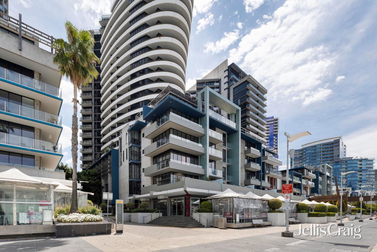 1301/15 Caravel Lane, Docklands image 1