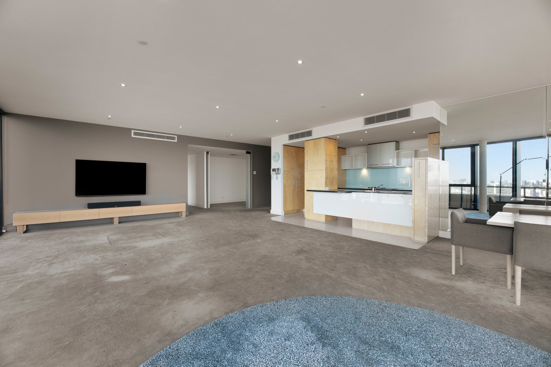 Property Gallery Thumbnail 3