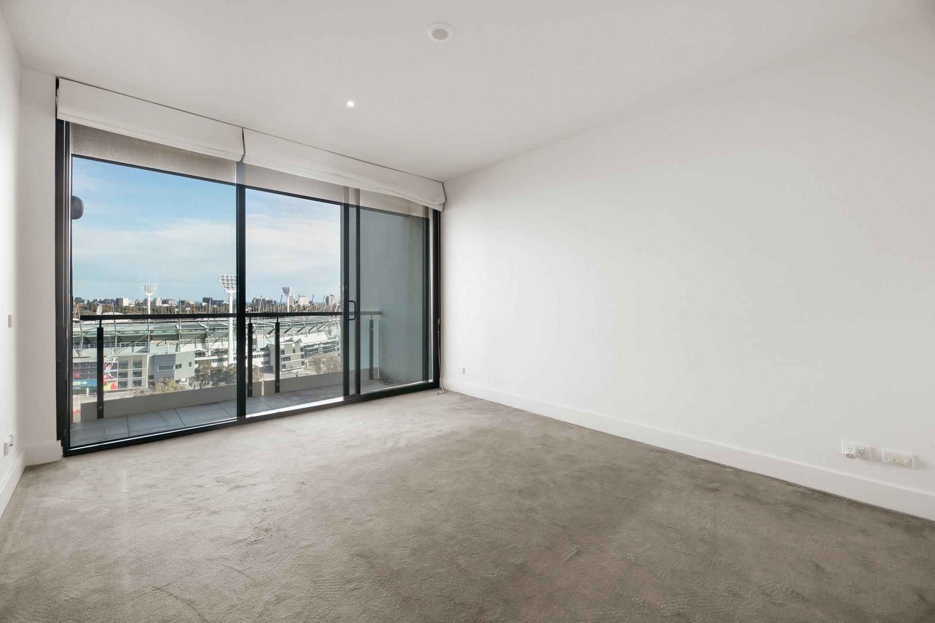 Property Gallery Thumbnail 6