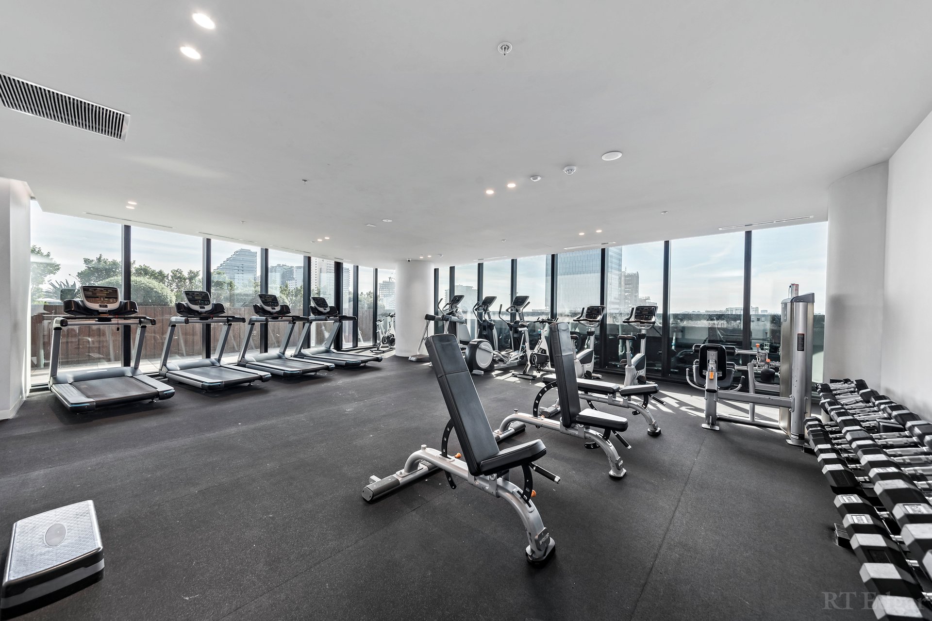 Property Gallery Thumbnail 15