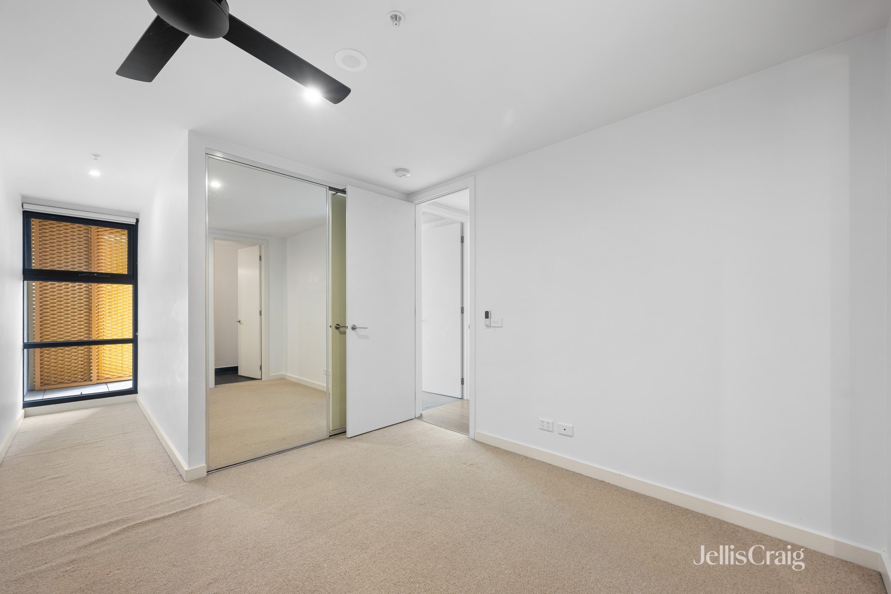 1303/6 St Kilda Road, St&nbsp;Kilda image 5