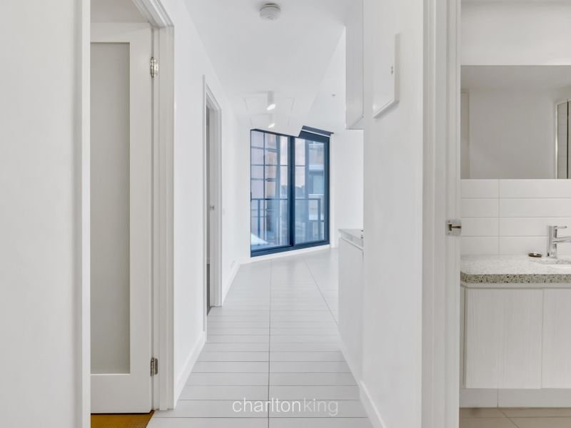 1303 / 673 La Trobe Street DOCKLANDS