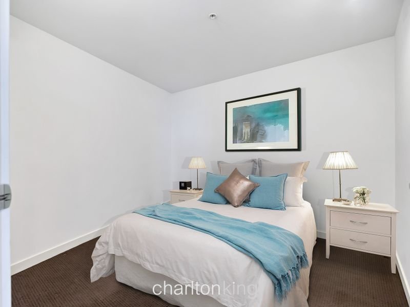 1303 / 673 La Trobe Street DOCKLANDS
