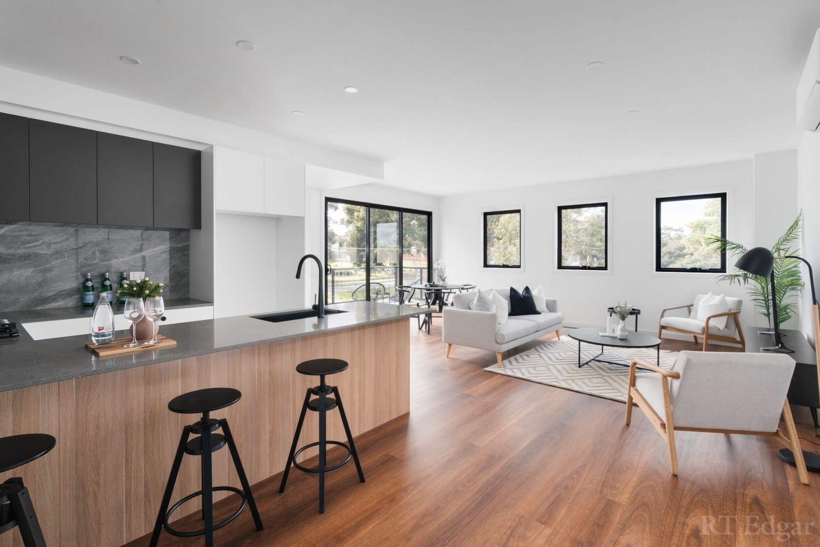 Property Gallery - Main Image