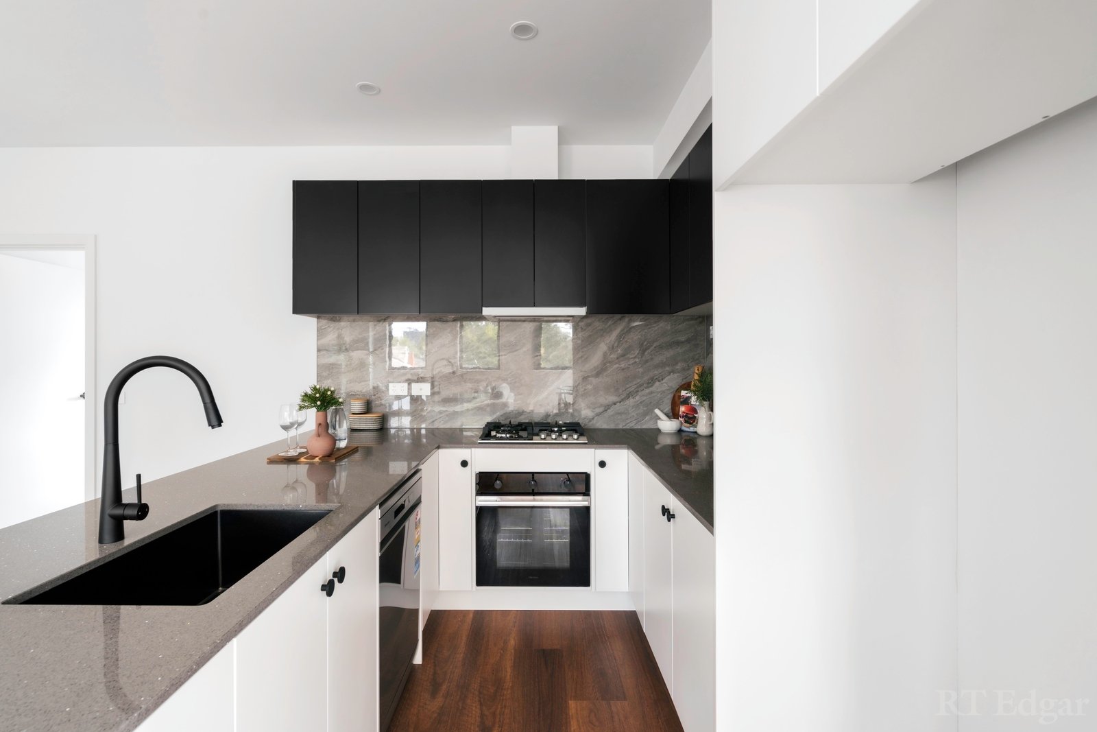 Property Gallery Thumbnail 6