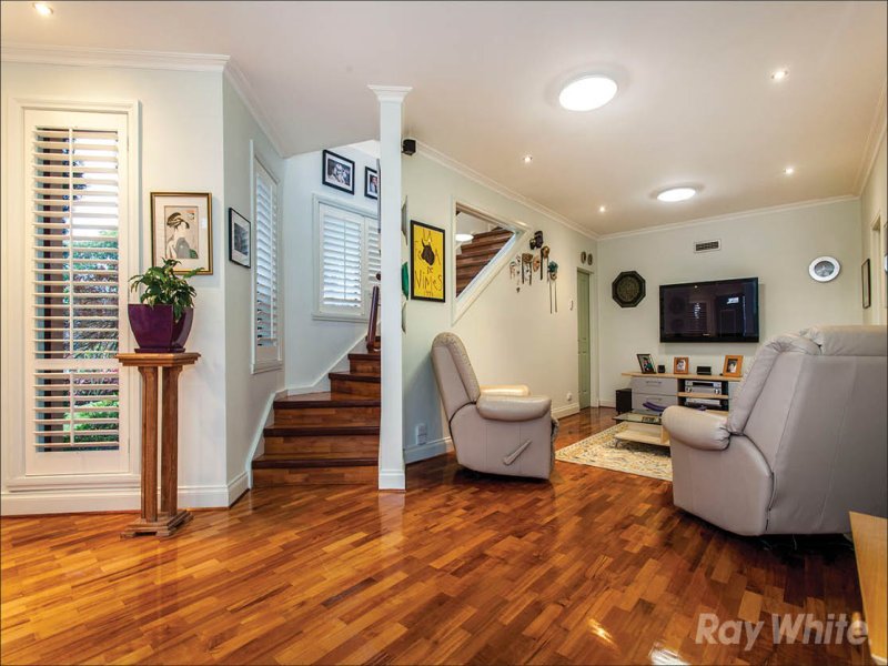 1/305 Gallaghers Road, Glen Waverley image 2