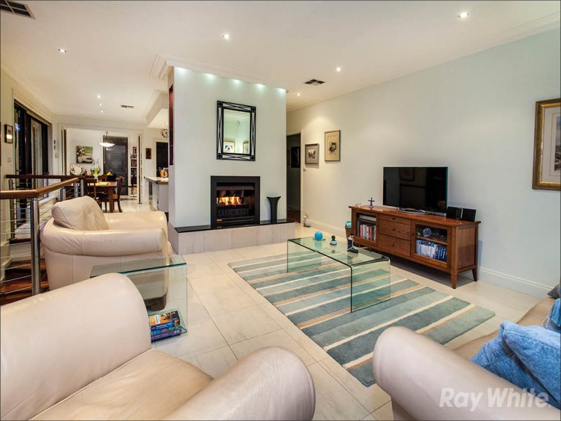 1/305 Gallaghers Road, Glen Waverley image 5