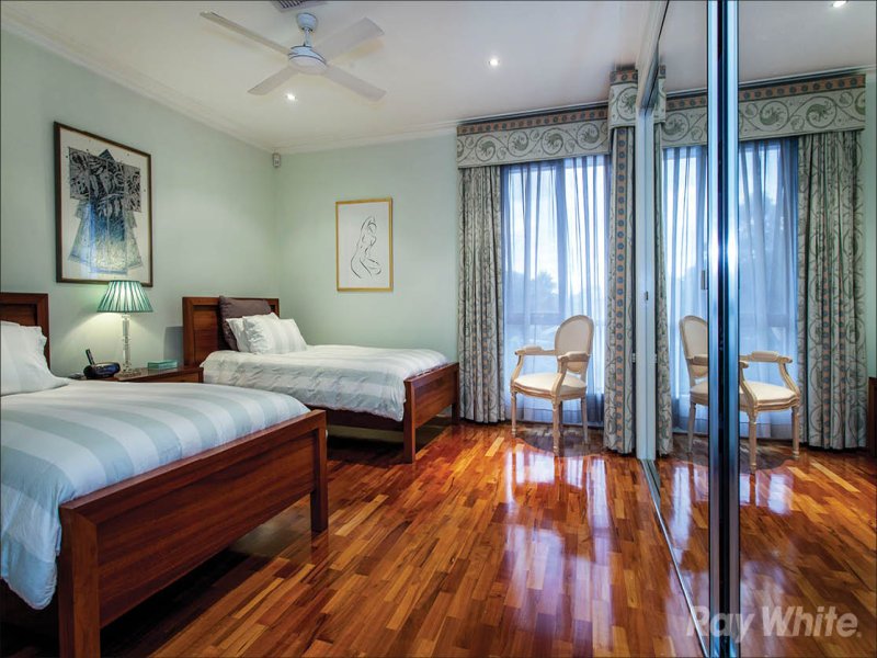 1/305 Gallaghers Road, Glen Waverley image 7