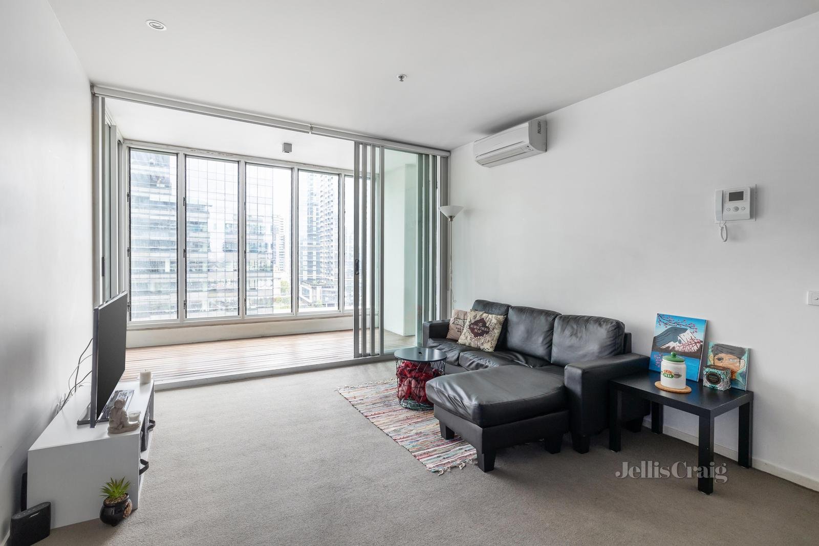 1307/8 McCrae Street, Docklands image 2