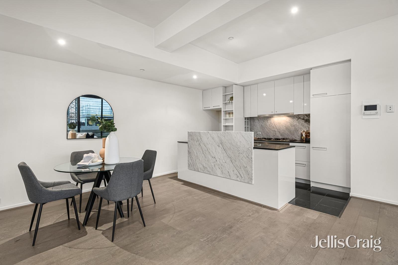 1309/118 Russell Street, Melbourne image 3