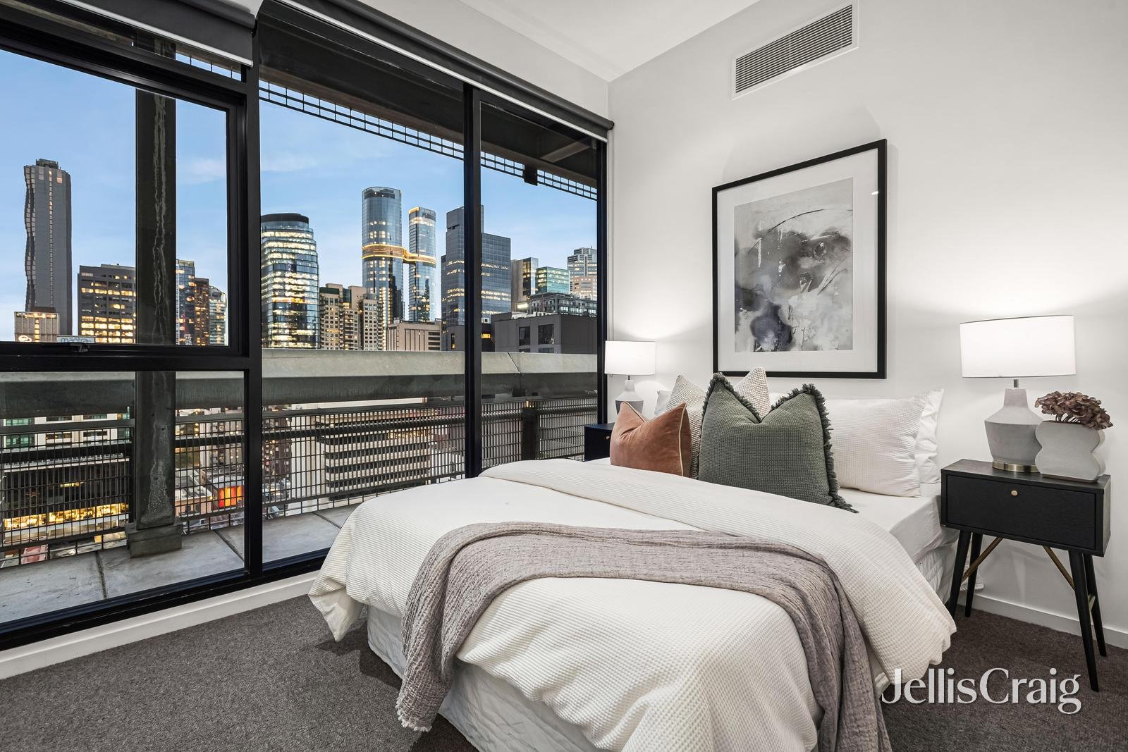 1309/118 Russell Street, Melbourne image 7