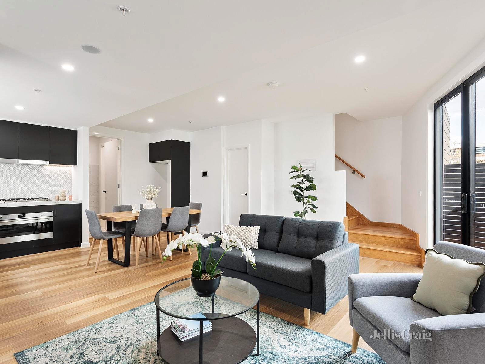 13/1-3 Curlew Court, Doncaster image 3