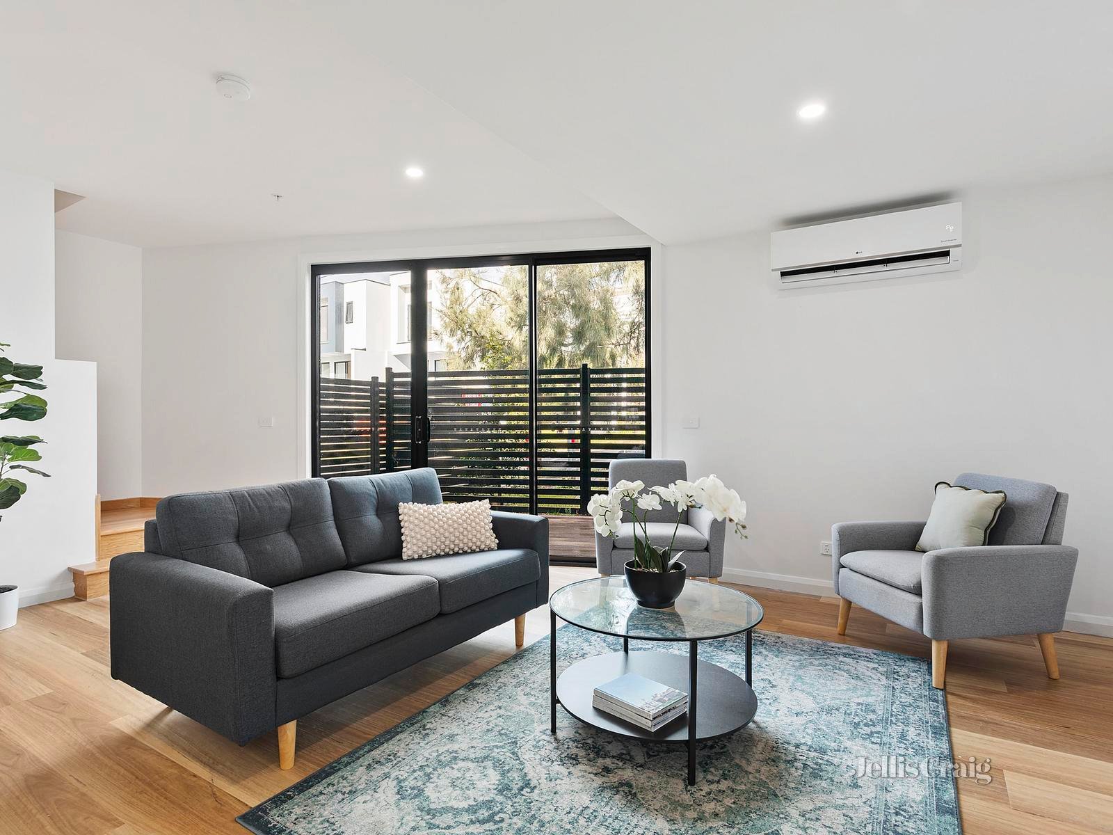 13/1-3 Curlew Court, Doncaster image 5