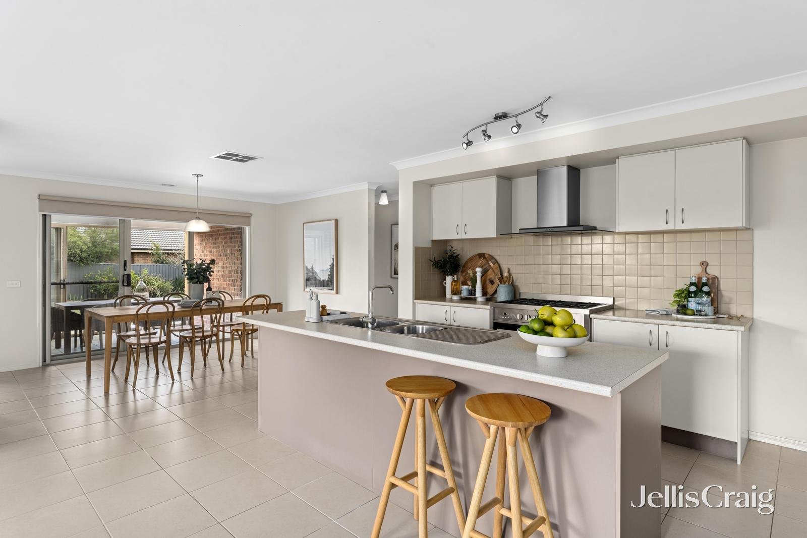 131 Alfredton Drive, Alfredton image 3