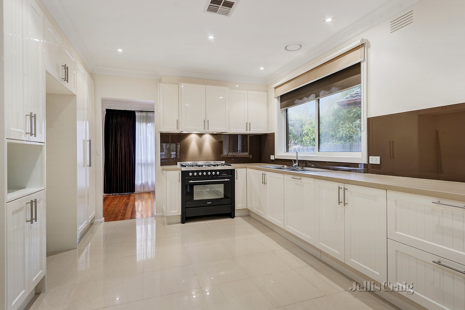 131 Cabernet Crescent, Bundoora image 3