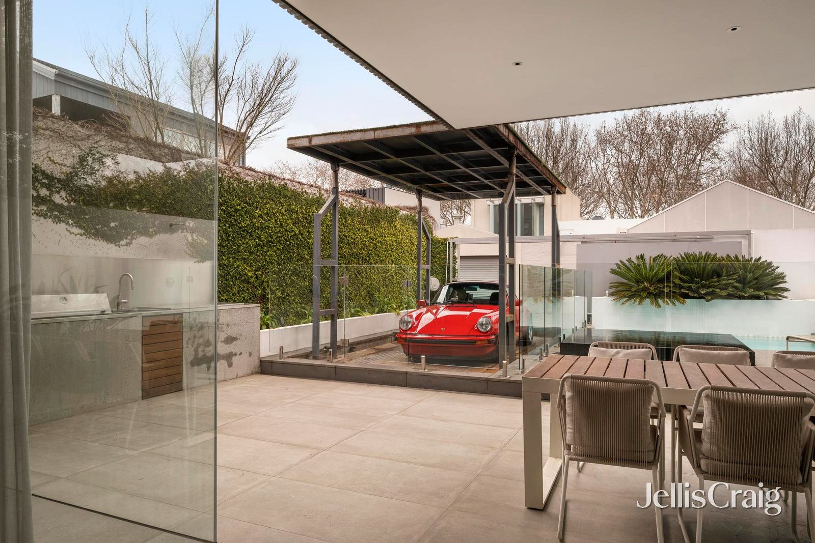 131 Canterbury Road, Middle&nbsp;Park image 3