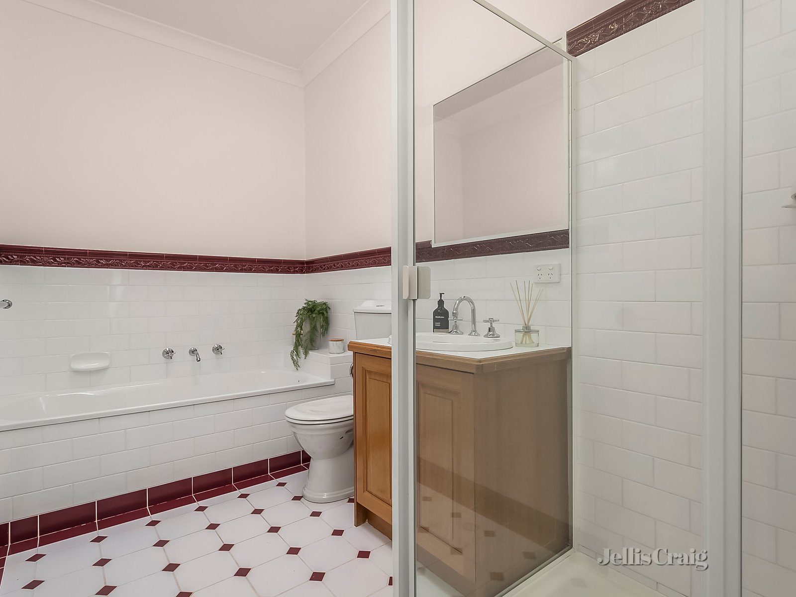 1/31 Holberg Street, Moonee Ponds image 5