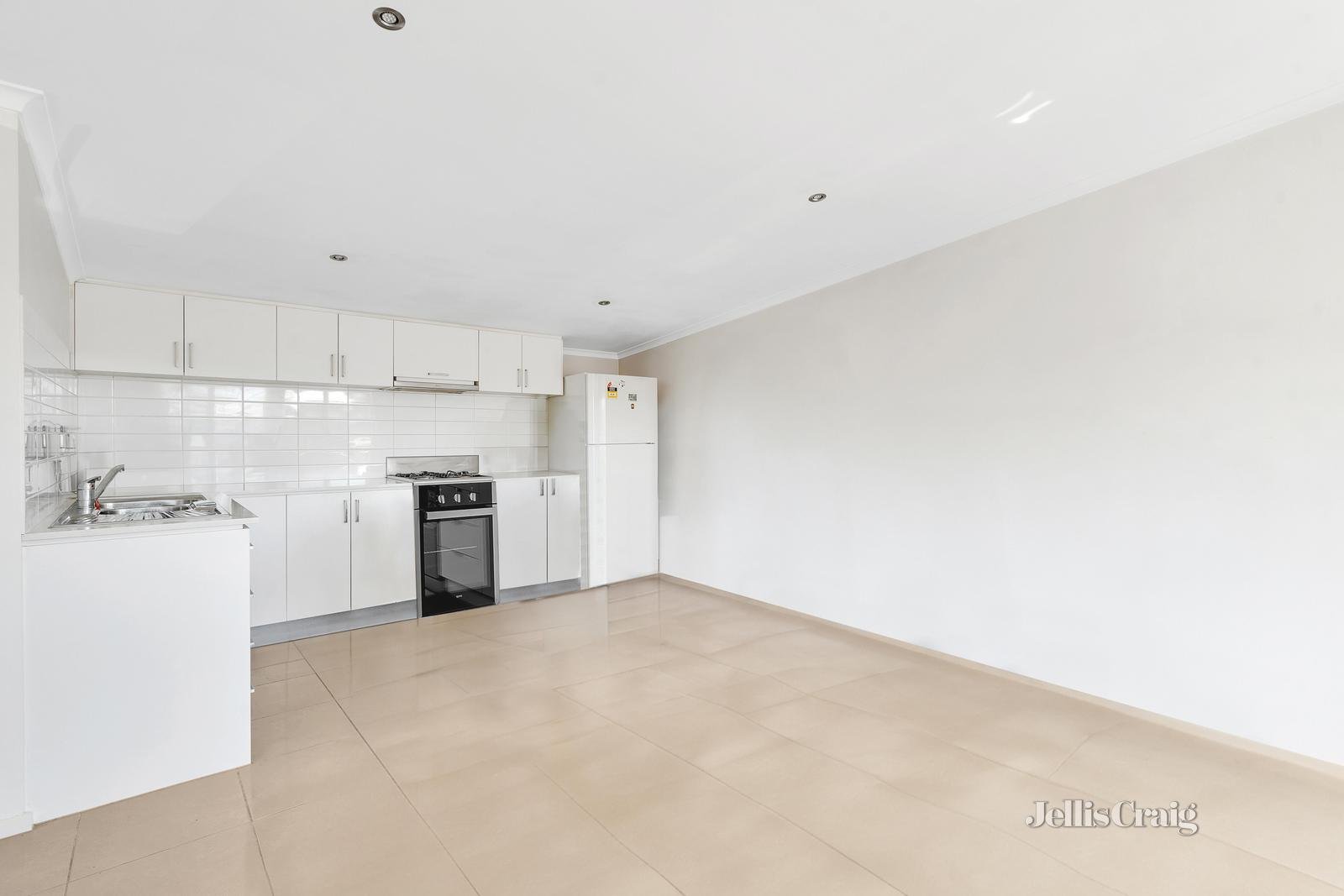 13/1 Hyde Park Avenue, Craigieburn image 7