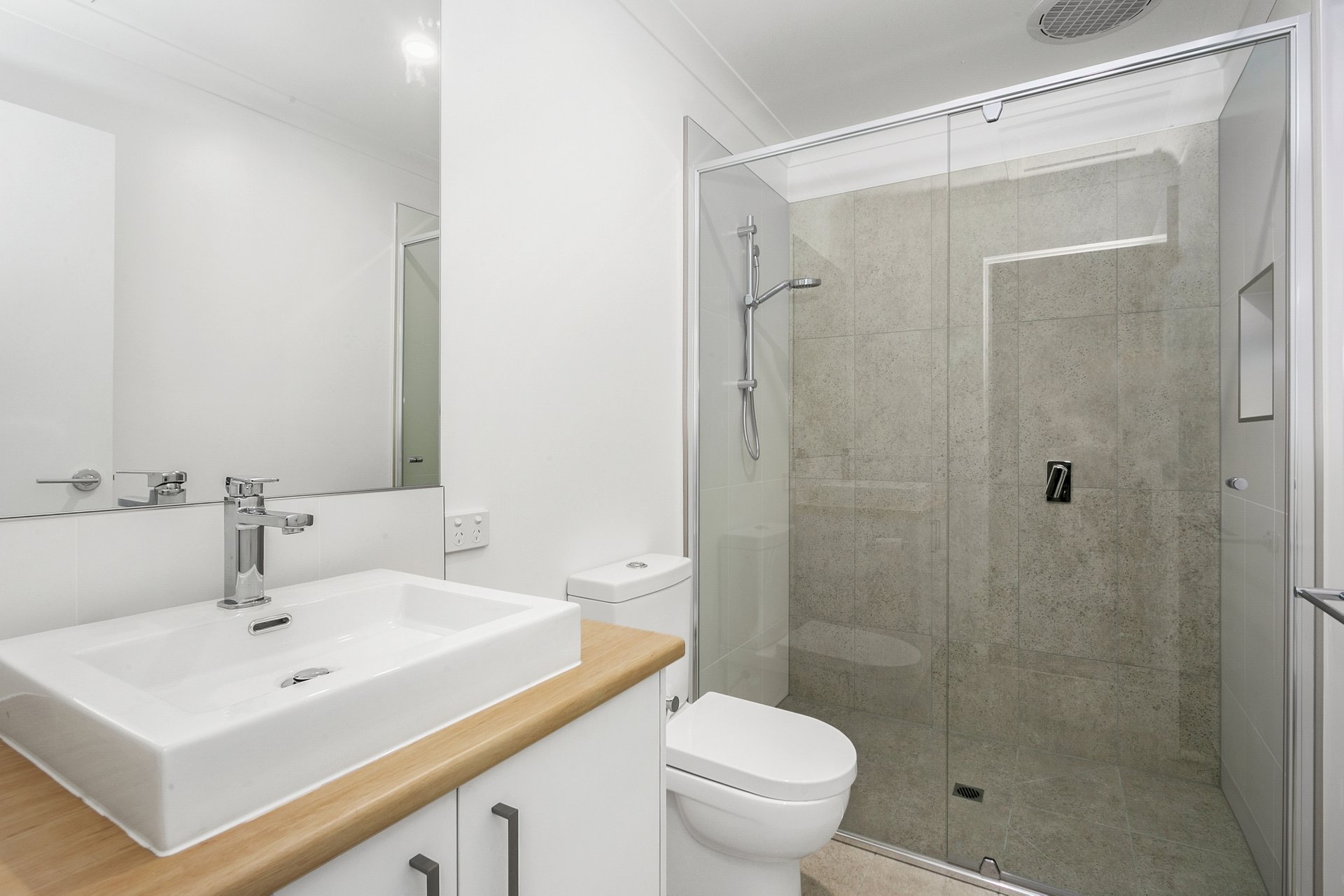 Property Gallery Thumbnail 3