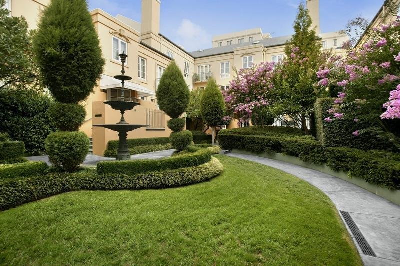 13/1 Wellington Crescent, East Melbourne image 1