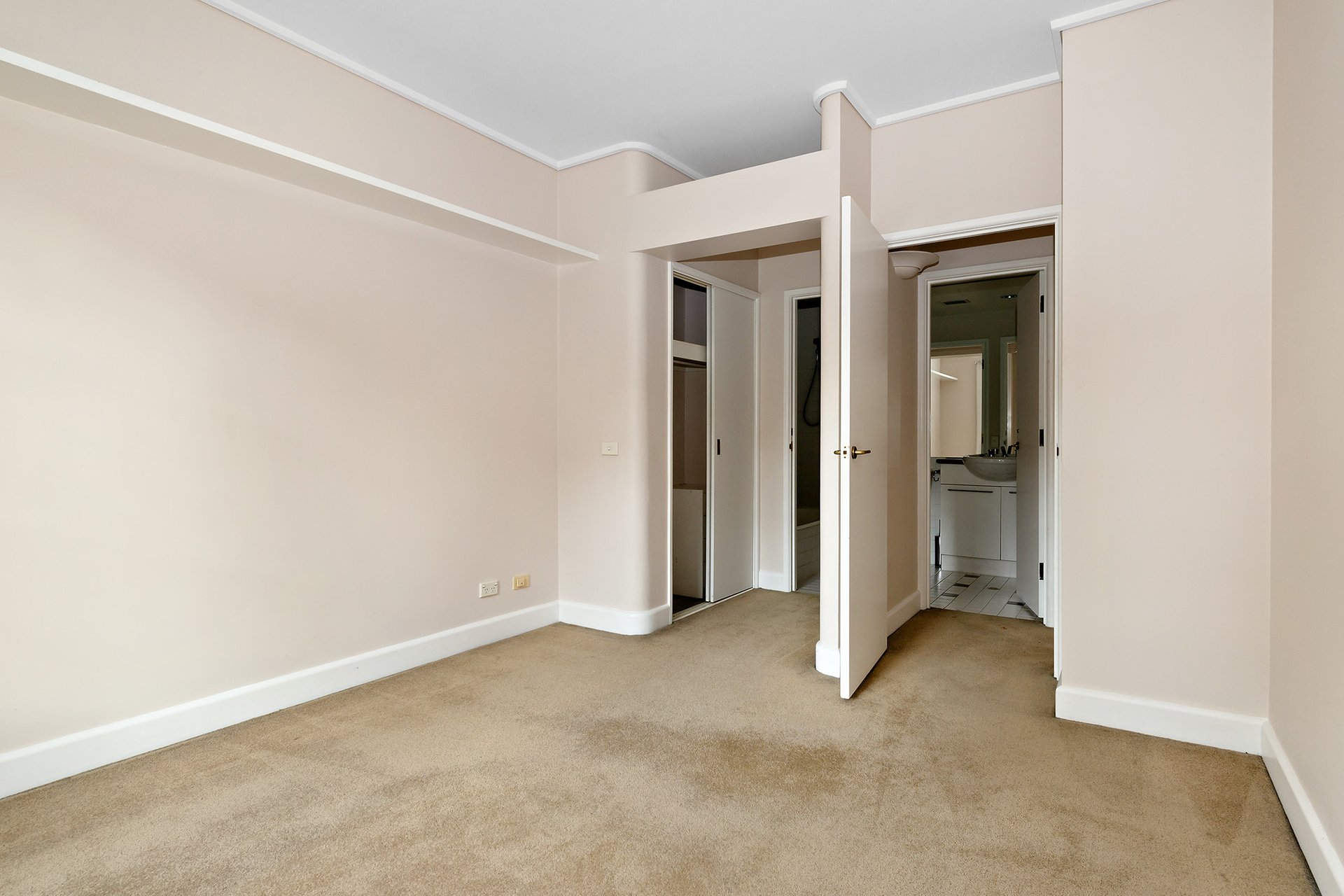 13/1 Wellington Crescent, East Melbourne image 4
