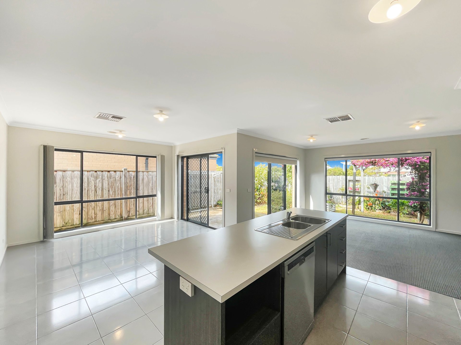 131 Wurrook Circuit, North&nbsp;Geelong image 2