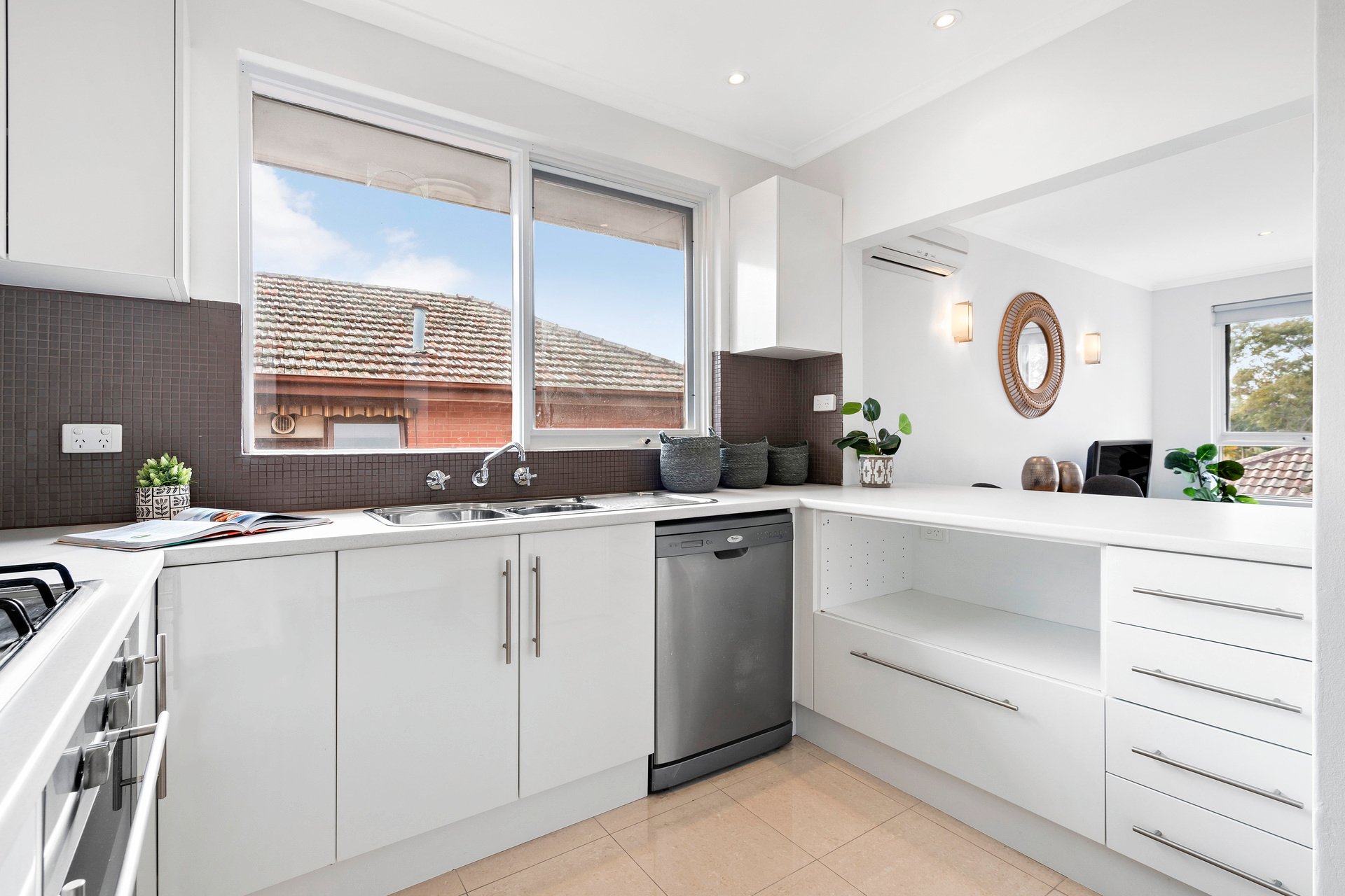 Property Gallery Thumbnail 3