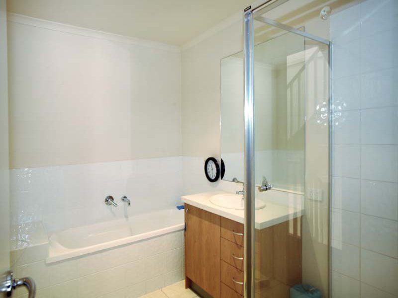 13/1082 Whitehorse Road, Box Hill image 4
