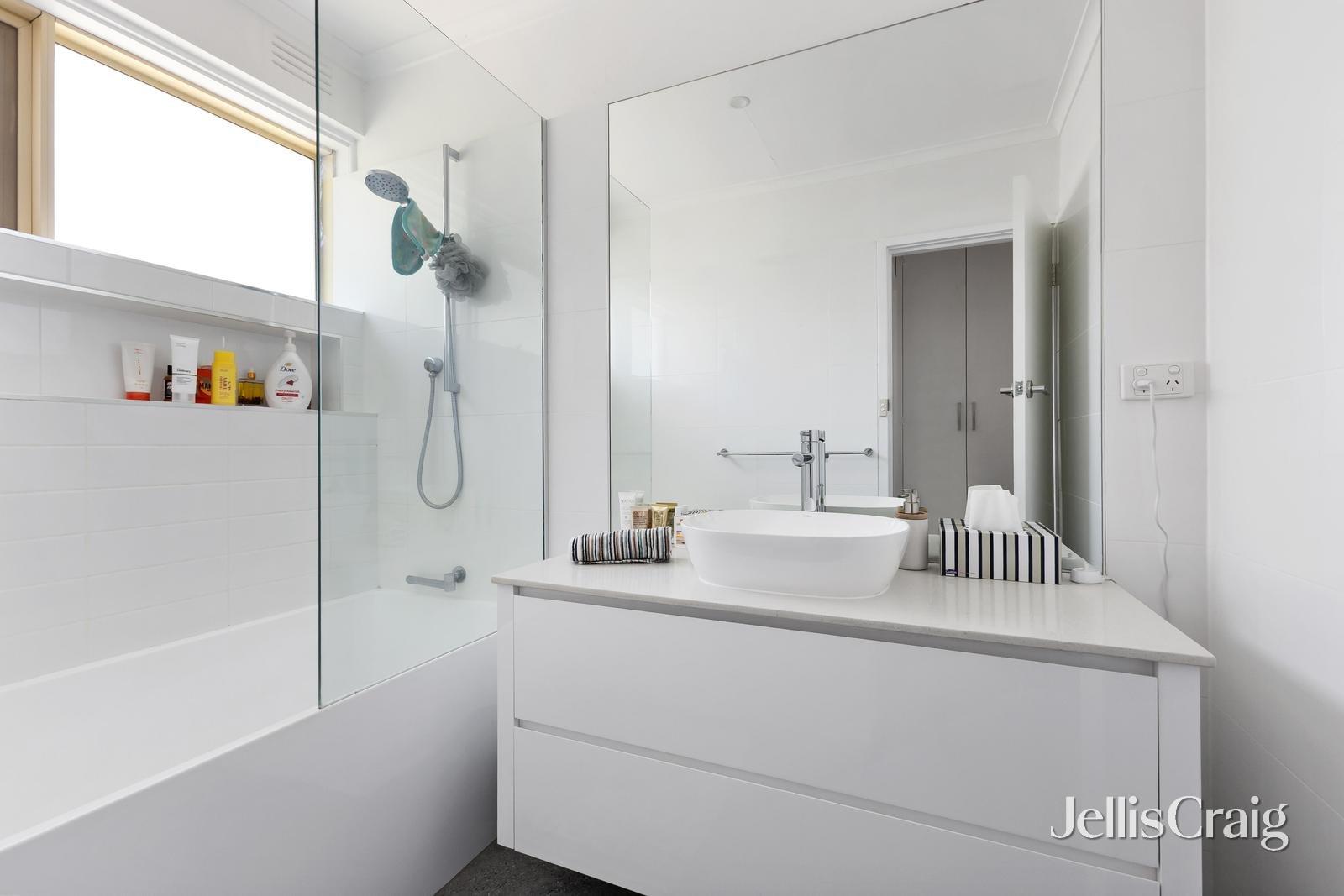 13/13 Churchill Avenue, Chadstone image 6