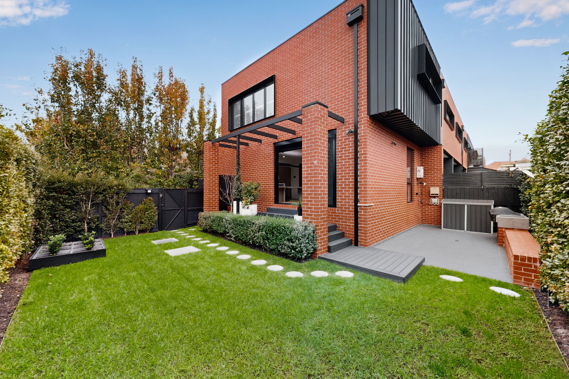 1/315 Barkly Street, Elwood image 1