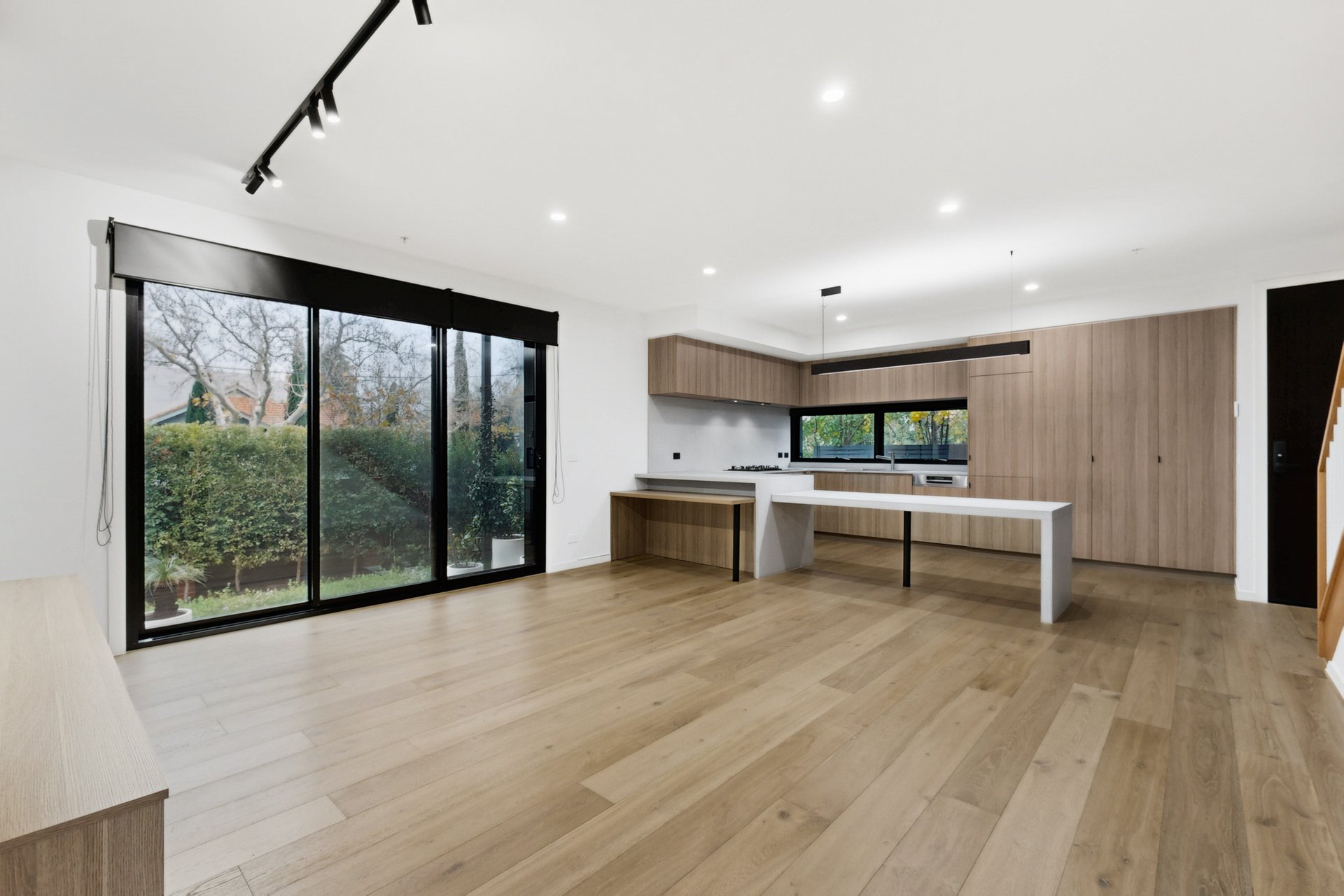 1/315 Barkly Street, Elwood image 3
