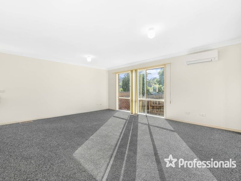 13/15 Cambridge Road, Mooroolbark image 2