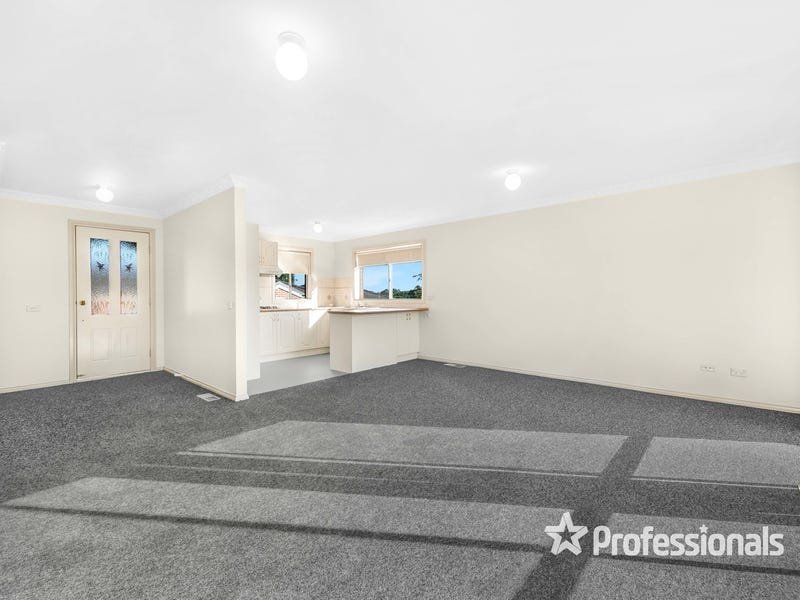 13/15 Cambridge Road, Mooroolbark image 3