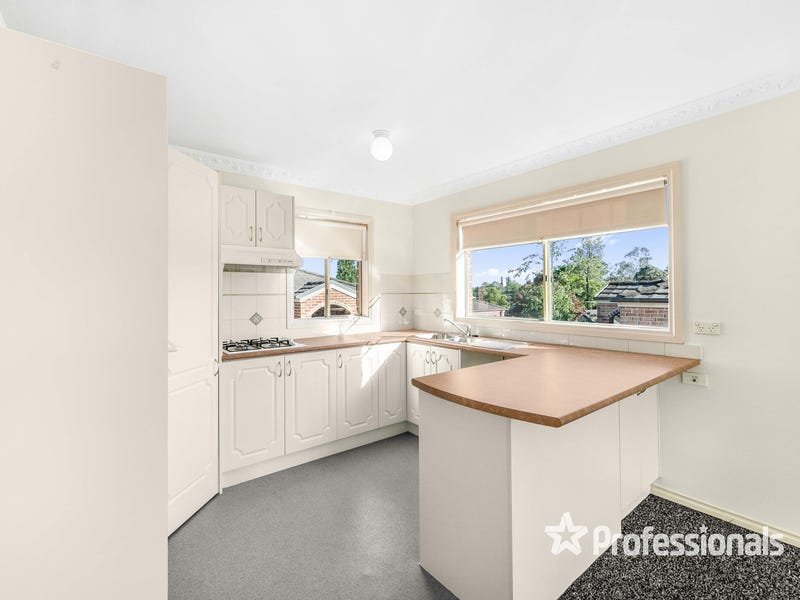 13/15 Cambridge Road, Mooroolbark image 5