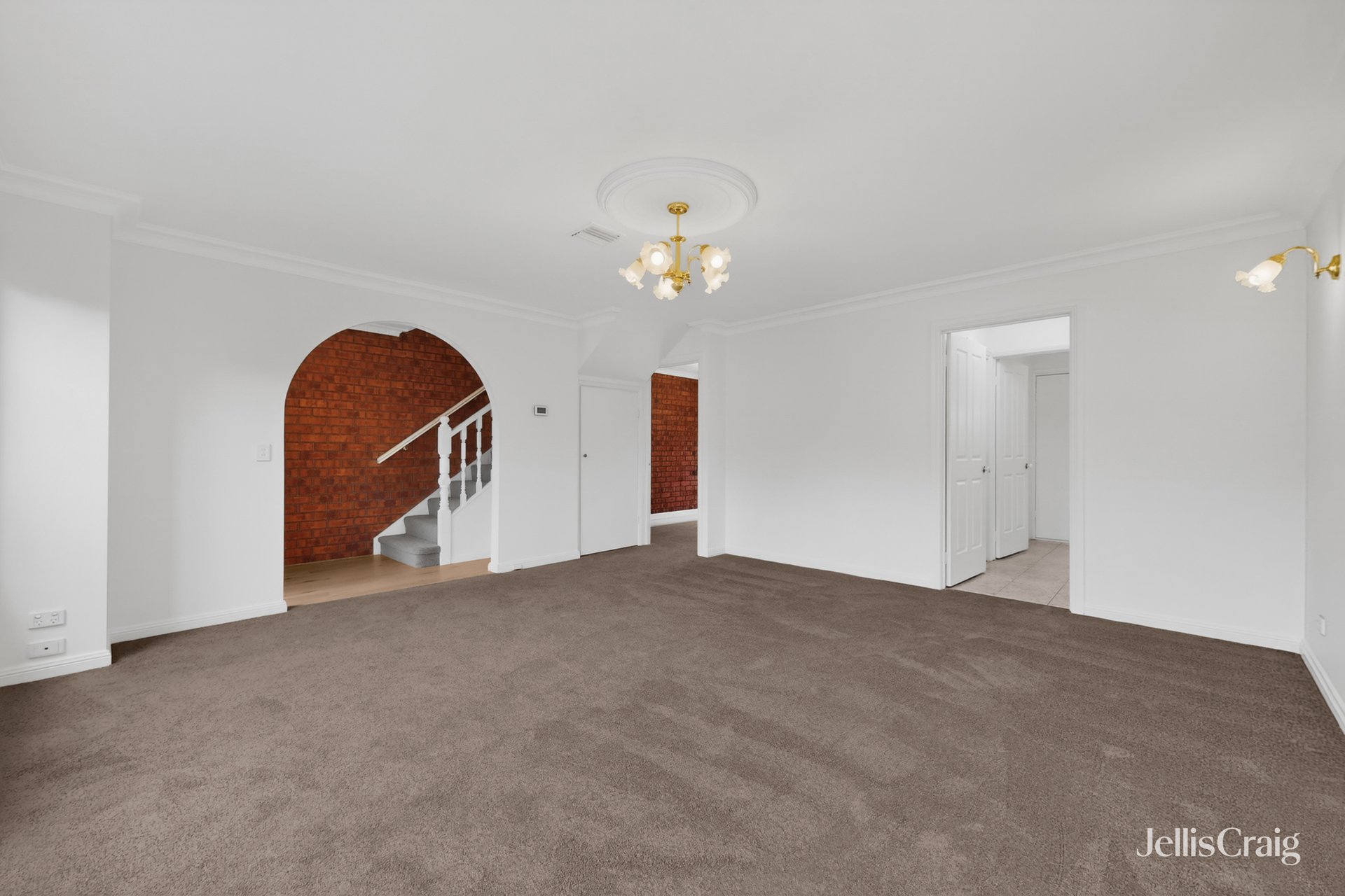 13/15A Wattle Grove, Mckinnon image 5