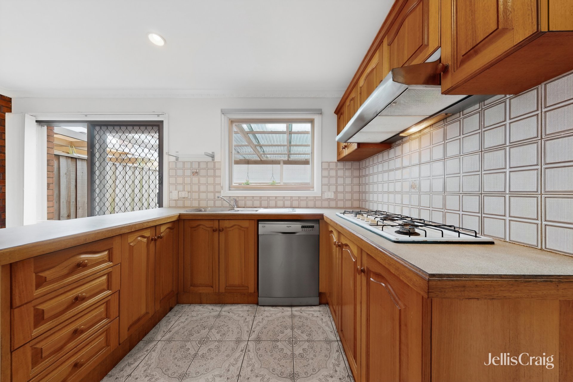 13/15A Wattle Grove, Mckinnon image 2