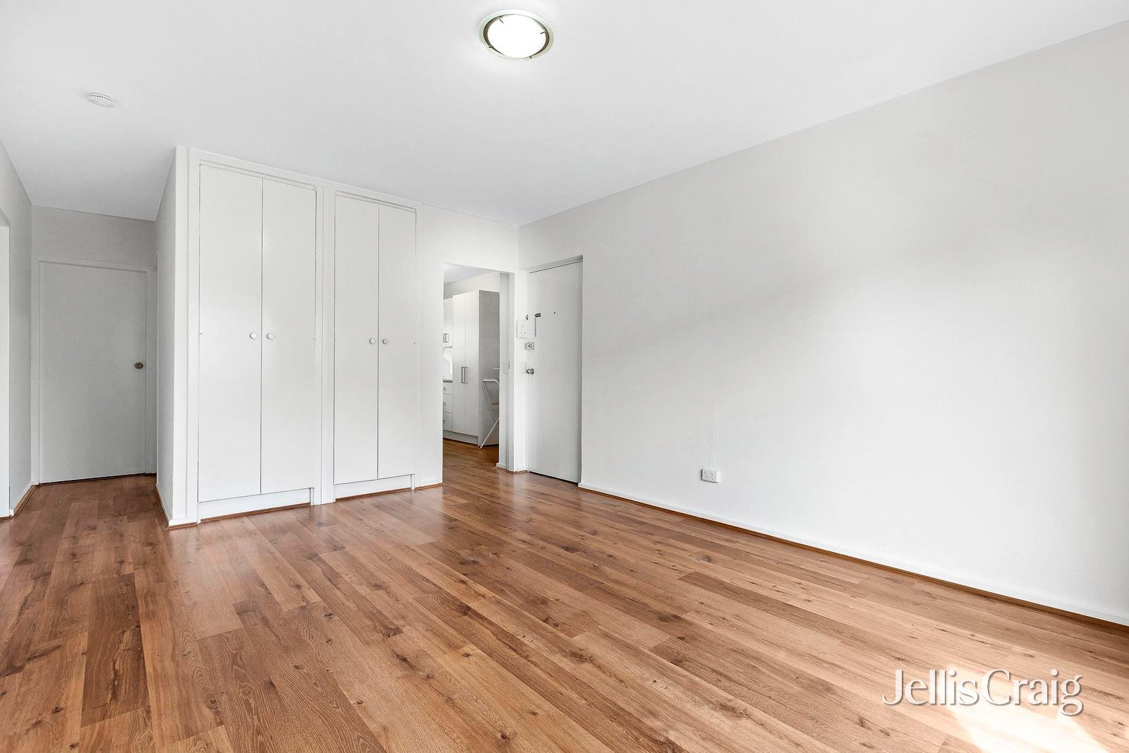 13/193 Brighton Road, Elwood image 2