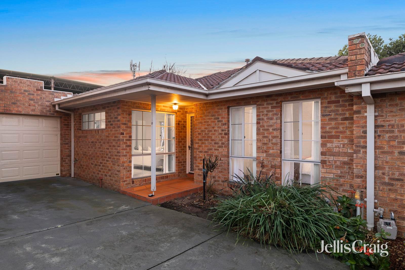 13/1D Tovan Akas Avenue, Bentleigh image 1