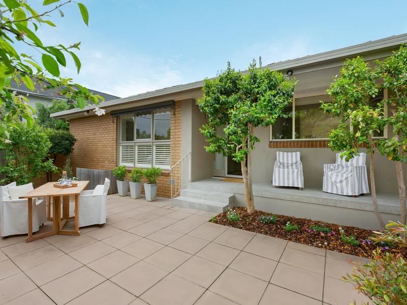 1/32 Barton Street, Surrey Hills image 2